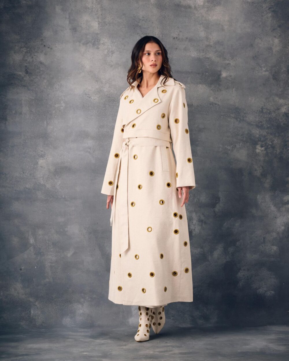 gabardina-ojo-de-la-tierra